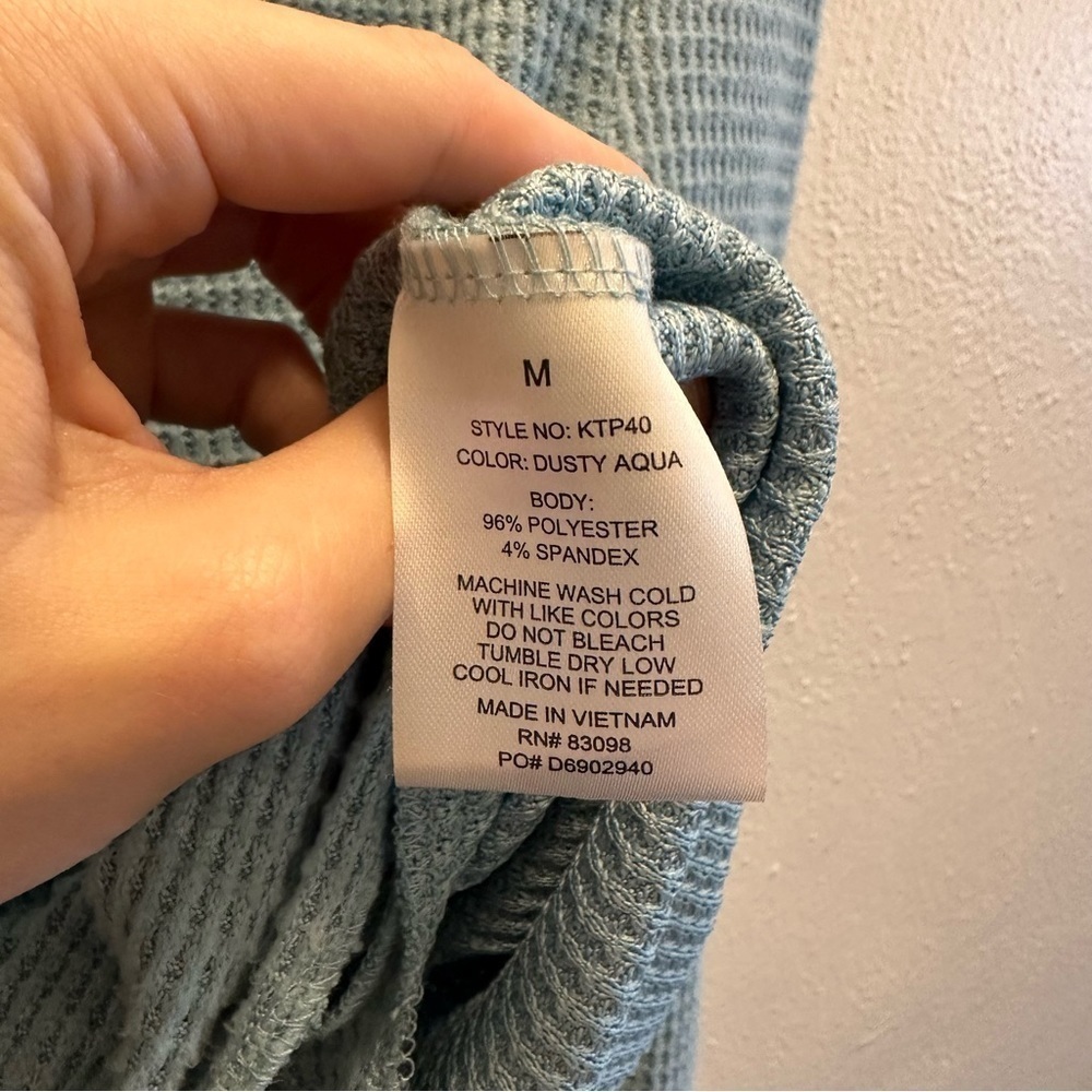 Nana Macs Blue Crop Top Size Medium - Picture 6 of 9